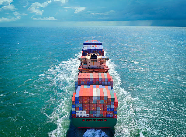 Bateau MB KAB transportant marchandises et personnel sur le fleuve Congo